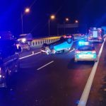 Poważne zdarzenie na autostradzie A4 pod Rzeszowem. Samochód dachował, droga jest zablokowana