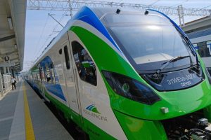 Rusza letni rozkład POLREGIO: nowe przystanki. Koleją na wakacje z Rzeszowa.