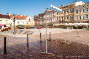 Upały uderzają w Rzeszów. Miasto uruchamia kurtyny wodne, temperatury sięgną 40 stopni