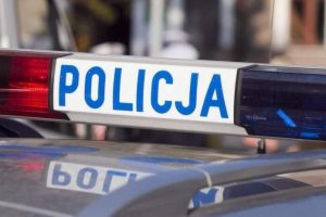Furia 53-latki! Szarpała policjantów, obrzucała ich pomyjami i zniszczyła radiowóz