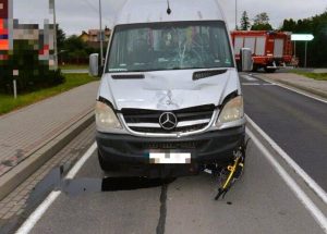 Hulajnoga pod kołami Mercedesa. Blisko 2 promile alkoholu w organizmie
