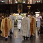 Idą z Warszawy na Podkarpacie modlić się o trzeźwość narodu. Wyjątkowa pielgrzymka młodzieży