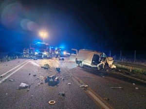 Jechał drogą ekspresową S19 pod prąd. Czołówka z Jaguarem