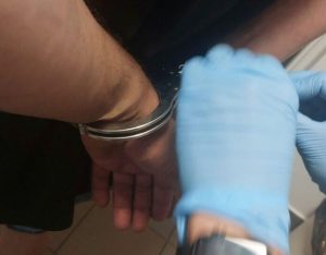 Krwawy finał rodzinnej sprzeczki na Nowym Mieście. 35-latek dźgnął nożem syna swojej partnerki