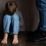 Matka znęcała się nad swoimi dziećmi? Prokuratura: "Naraziła je na niebezpieczeństwo utraty życia"