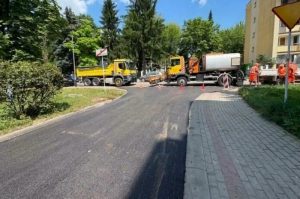 Nowy asfalt na trzech ulicach w Rzeszowie. Mieszkańcy długo na to czekali [ZDJĘCIA]