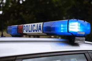Piekło w czterech ścianach. Pijana matka znęcała się nad dziećmi i zaatakowała policjantów