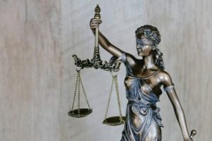 Rzeszowska prokuratura rozpoczęła czynności z zatrzymanymi przez CBA Maciejem Ś. i Cezarym J.