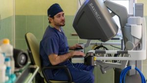 Trudna operacja w USK w Rzeszowie. Robot pomógł usunąć niezwykle rzadką wadę [ZDJĘCIA]