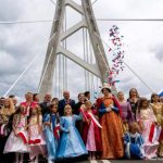 Uroczyste otwarcie mostu na rzece San. Średniowieczny pochód i małe Zosie [ZDJĘCIA]