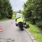 Zderzenie motocykla z rowerem. Poszkodowane trzy osoby