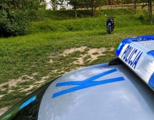 Bez kasku, bez uprawnień, za to na cudzym sprzęcie. Kosztowna przejażdżka 16-latka