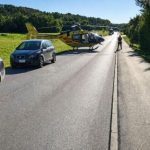 Chciała skręcić w lewo, motocyklista nie zdążył wyhamować. Lądował śmigłowiec LPR [ZDJĘCIA]