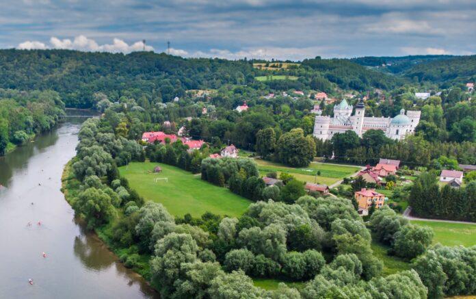 Zamek w Krasiczynie, widok na rzekę San, fot. T.Kudasik
