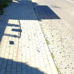 Kamienie strzelają spod kół aut, nikt tego nie posprzątał. Groźna sytuacja po pracach wodociągowych w Rzeszowie