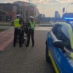 Kilkadziesiąt osób, seria wykroczeń i sprawy w sądzie. Policyjna akcja w Rzeszowie z hulajnogami w tle [ZDJĘCIA]
