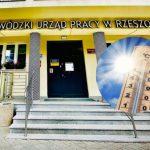 Klimatyzacja wyłączona "za karę" podczas upału? Pracownik WUP alarmuje, dyrekcja zapowiada reakcję