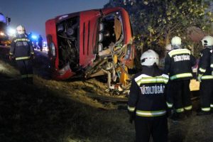 Koszmar pielgrzymów na Węgrzech. 12 osób nie żyje w wypadku autokaru z Podkarpacia [ZDJĘCIA]
