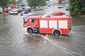 Nawałnica nad Podkarpaciem! Zalane szpitale, teatr i wiele ulic w Rzeszowie [ZDJĘCIA]