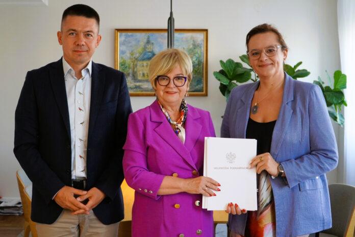 nowe-karetki-umowa