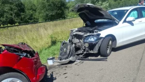 O włos od tragedii. Zjechał na przeciwległy pas i doprowadził do czołowego zderzenia