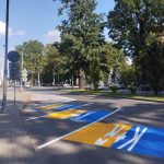 Pocałuj i jedź tyłem - pod prąd przy szkole. Strefa Kiss & Ride dla kamikadze?