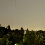 „Pociąg” Starlinków nad Rzeszowem. Wyjątkowe widowisko na niebie [ZDJĘCIA]
