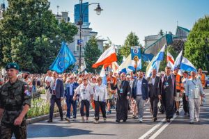 Prawie 3 tysiące pątników na trasie. Wystartowała 49. Rzeszowska Piesza Pielgrzymka