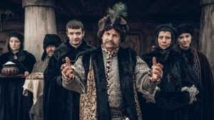 Serial „1670” niszczy skansen czy nakręca turystykę? Gorący spór o plan filmowy w Kolbuszowej