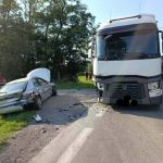 Zderzenie ciężarówki i dwóch osobówek. Droga była zablokowana przez ponad dwie godziny [ZDJĘCIA]
