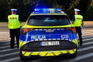 Żona "pod wpływem" przyjechała po auto nietrzeźwego męża. Wpadli podczas jednej kontroli
