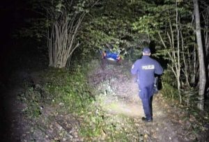 Kiedy GPS prowadzi na manowce. Policjanci przeszli trzy kilometry pieszo, by odnaleźć 60-latkę