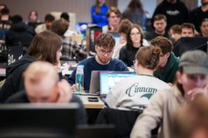 Ostatnie dni rekrutacji do Dual Use Hackathon. W puli 20 tys. zł!