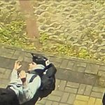 Rajd hulajnogą zakończony na zaparkowanym aucie. Rzeszowska policja szuka "mistrza kierownicy" [WIDEO]