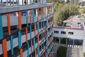 Śmigłowce wylądują przy szpitalu w Rzeszowie. Lądowisko i parking wielopoziomowy otwarte [ZDJĘCIA]