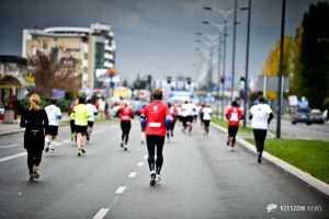 Święto sportu w Rzeszowie. Ponad 2000 biegaczy opanuje ulice miasta! Będą utrudnienia dla kierowców