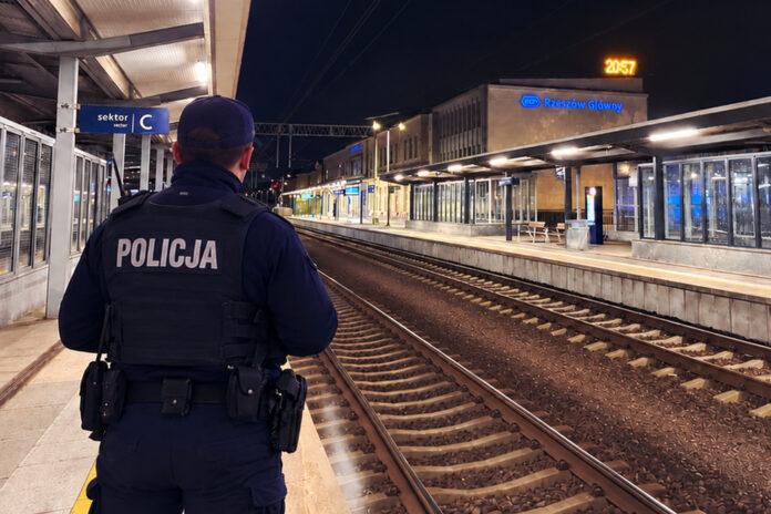 policja-pociag-kolej-pkp