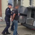 Z zębami na ratownika medycznego. Agresywny 46-latek trafił za kraty [WIDEO]
