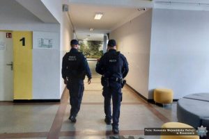 Groźby w szkołach na Podkarpaciu. Czy ktoś wzmacnia panikę? Groźby w szkołach. Policja i ABW badają sprawę | Rzeszów News