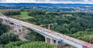 S19 Babica-Jawornik: Koniec betonowania estakady w Żarnowej