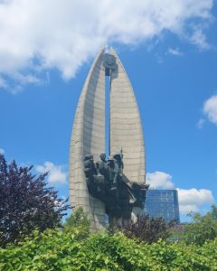 Sądowy zwrot akcji w sprawie Pomnika Czynu Rewolucyjnego. Monument przestał być... zabytkiem Pomnik Czynu Rewolucyjnego - przełomowy wyrok WSA | Rzeszów News