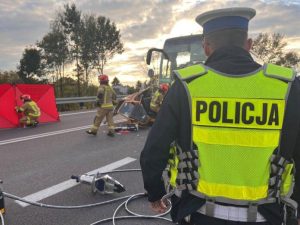 Tragiczny finał zderzenia na DK9. Dwie kobiety zginęły w wypadku z autobusem. Trasa zablokowana Wypadek DK9 Rzeszów. Dwie kobiety nie żyją | Rzeszów News