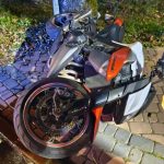 Wypadek motocyklisty w Grabinach: Poszkodowany w szpitalu